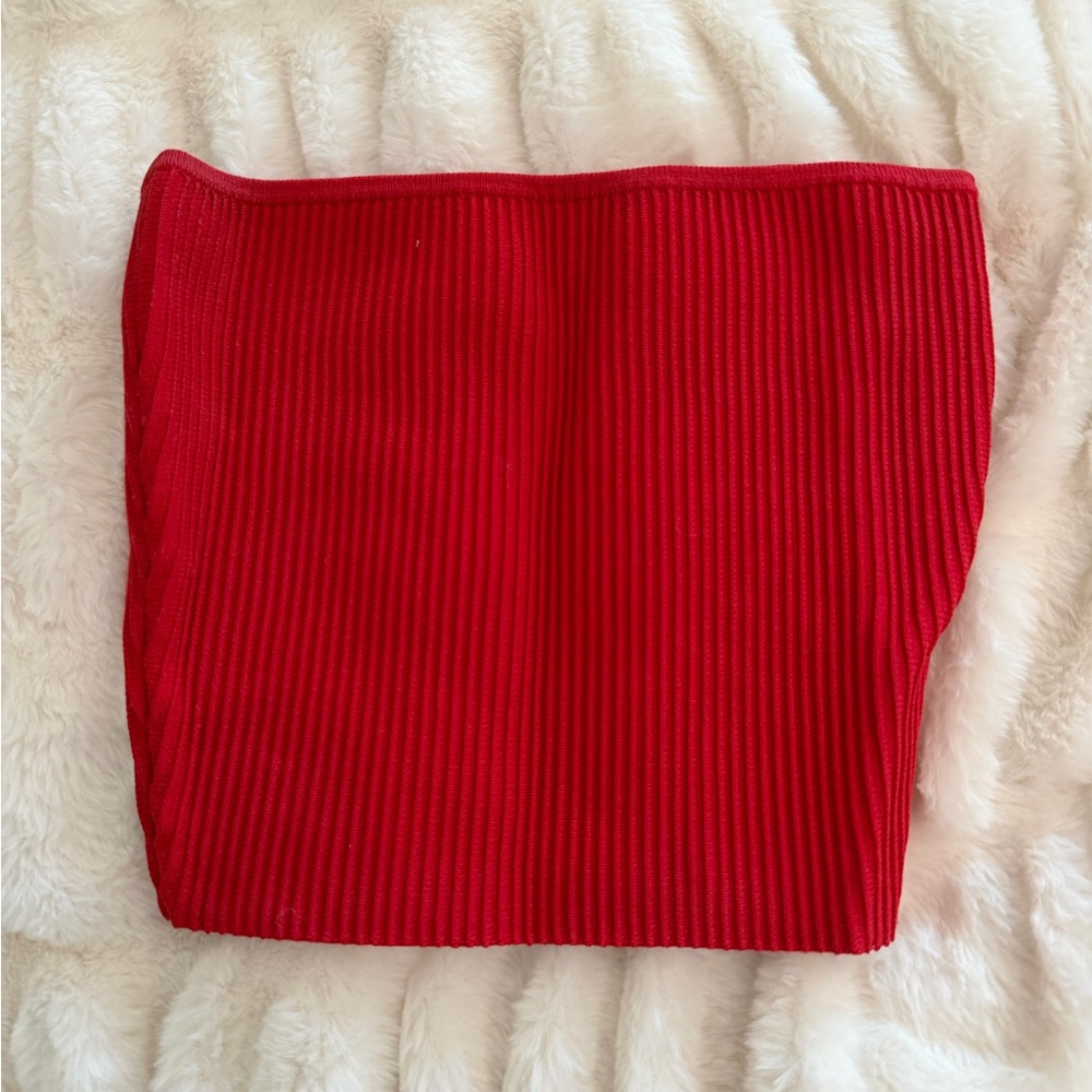 Babaton Scult Knit Red Ribbed Crop Top